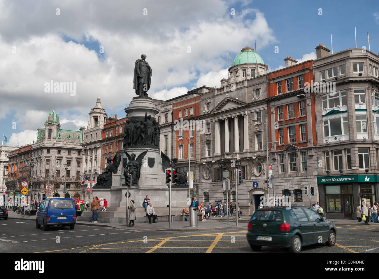 Ireland, Dublin, O'Connell street and Monument, historic city centre