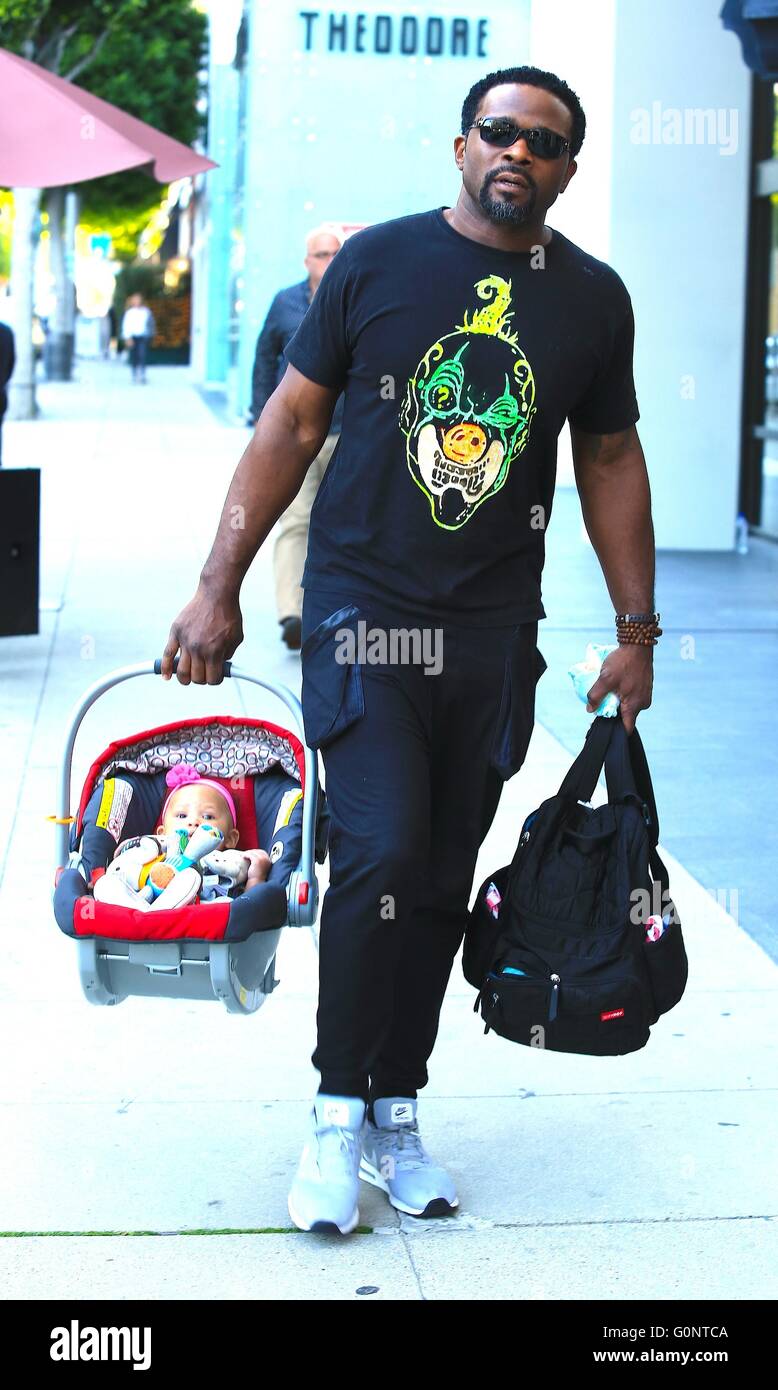 Darius McCrary seen with his daughter for the first time while out and about in Beverly Hills