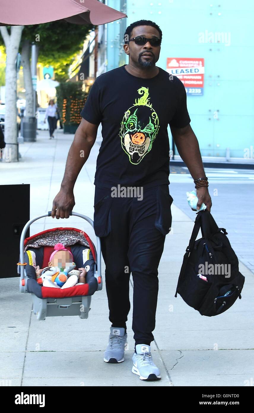 Darius McCrary seen with his daughter for the first time while out and about in Beverly Hills