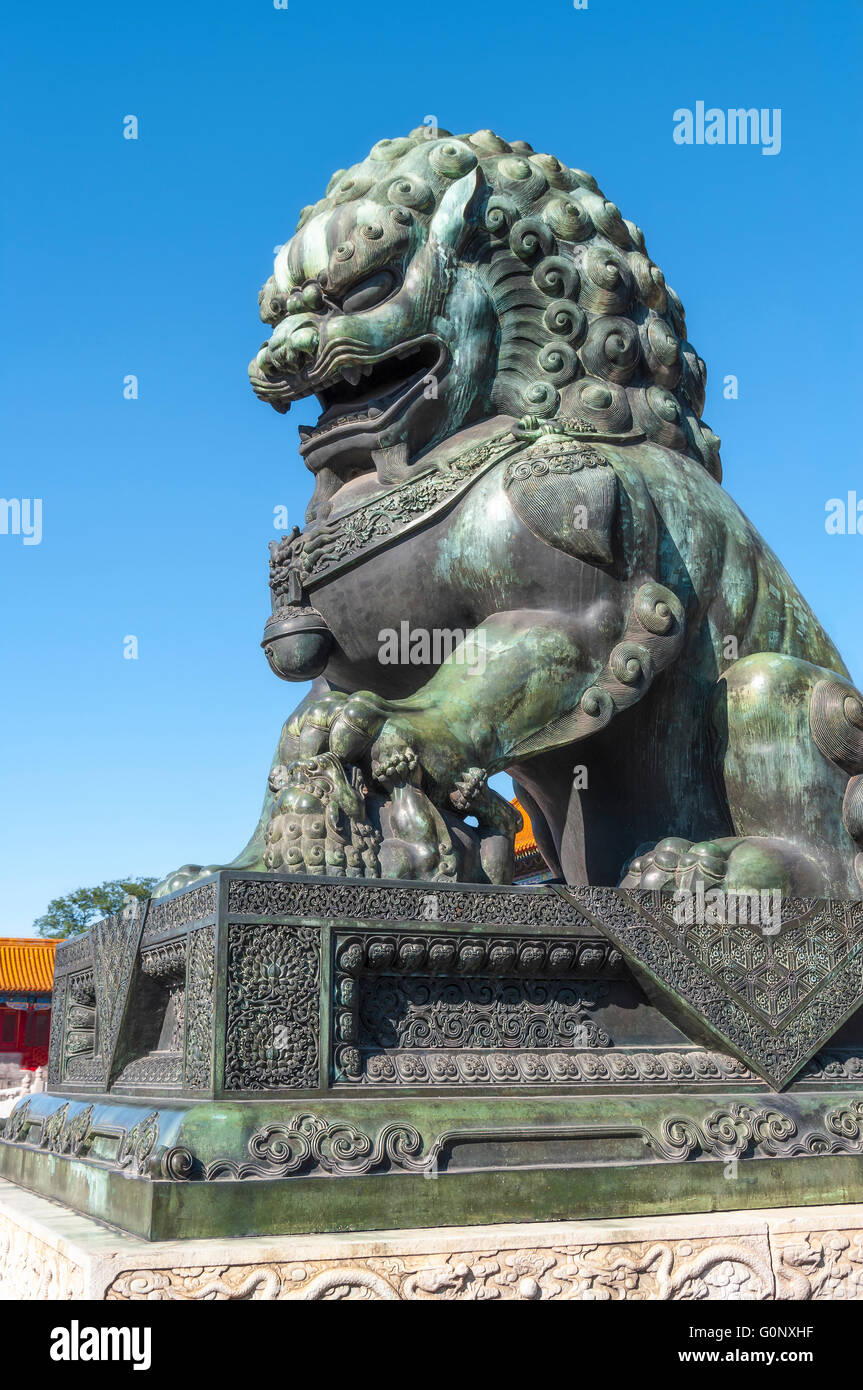 Lion statues forbidden city hires stock photography and images Alamy