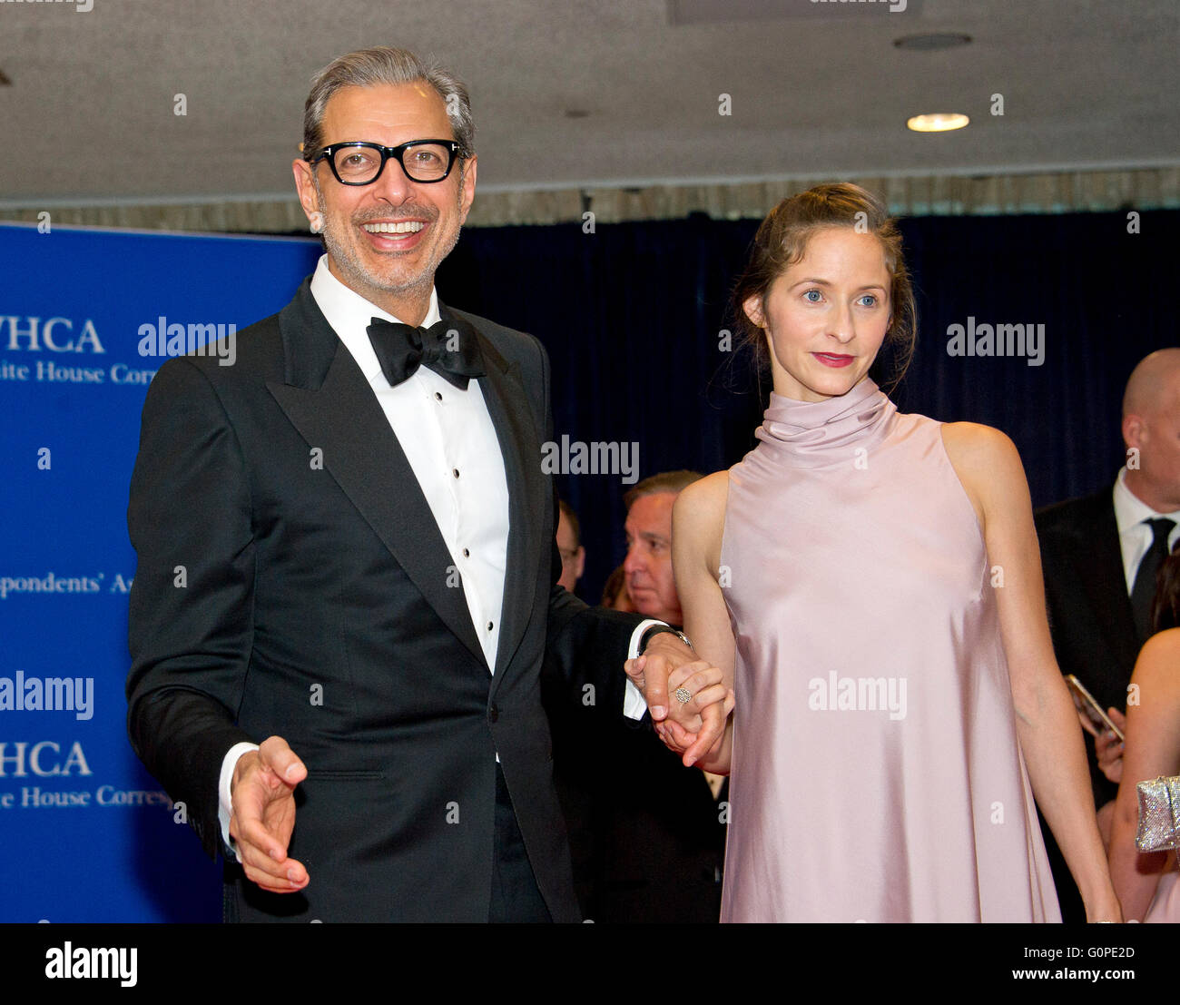 Actor Jeff Goldblum, left, and Emilie Livingston arrive for the 2016 White House Correspondents Association Annual Dinner at the Washington Hilton Hotel on Saturday, April 30, 2016. Credit: Ron Sachs / CNP (RESTRICTION: NO New York or New Jersey Newspapers or newspapers within a 75 mile radius of New York City) - NO WIRE SERVICE - Stock Photo