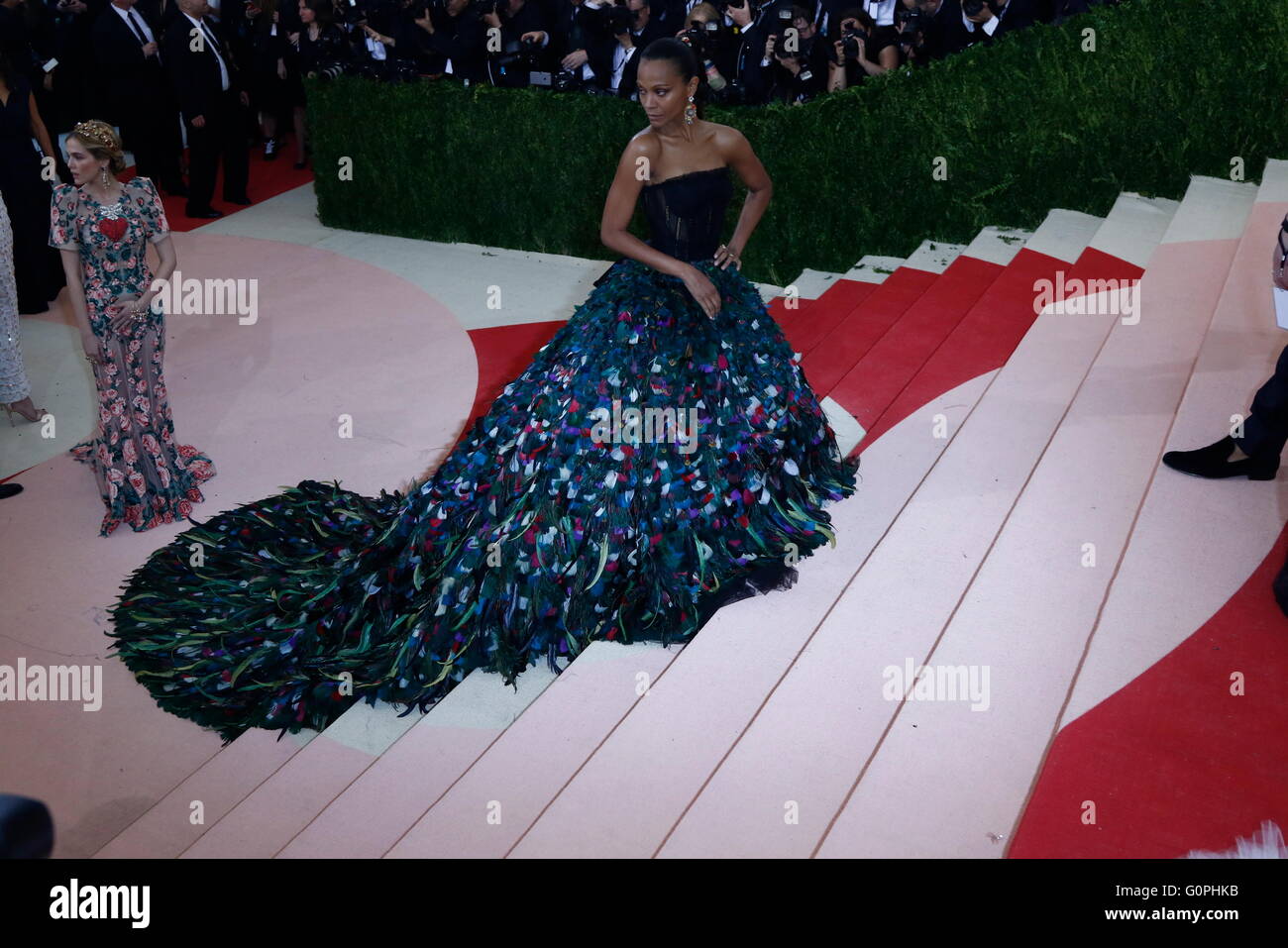 New York City, USA. 2nd May, 2016. Zoe Saldana attends 'Manus x Machina: Fashion In An Age Of Technology' Costume Institute Gala at Metropolitan Museum of Art in New York City, USA, on 02 May 2016. Credit:  dpa picture alliance/Alamy Live News Stock Photo