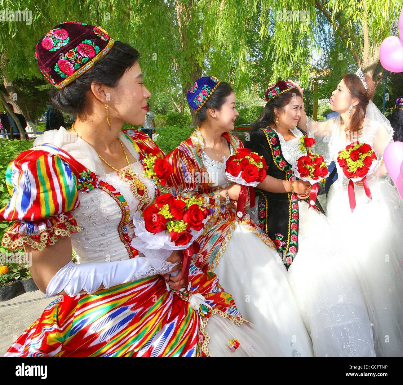 Hami, China's Xinjiang Uygur Autonomous Region. 4th May, 2016. Brides ...