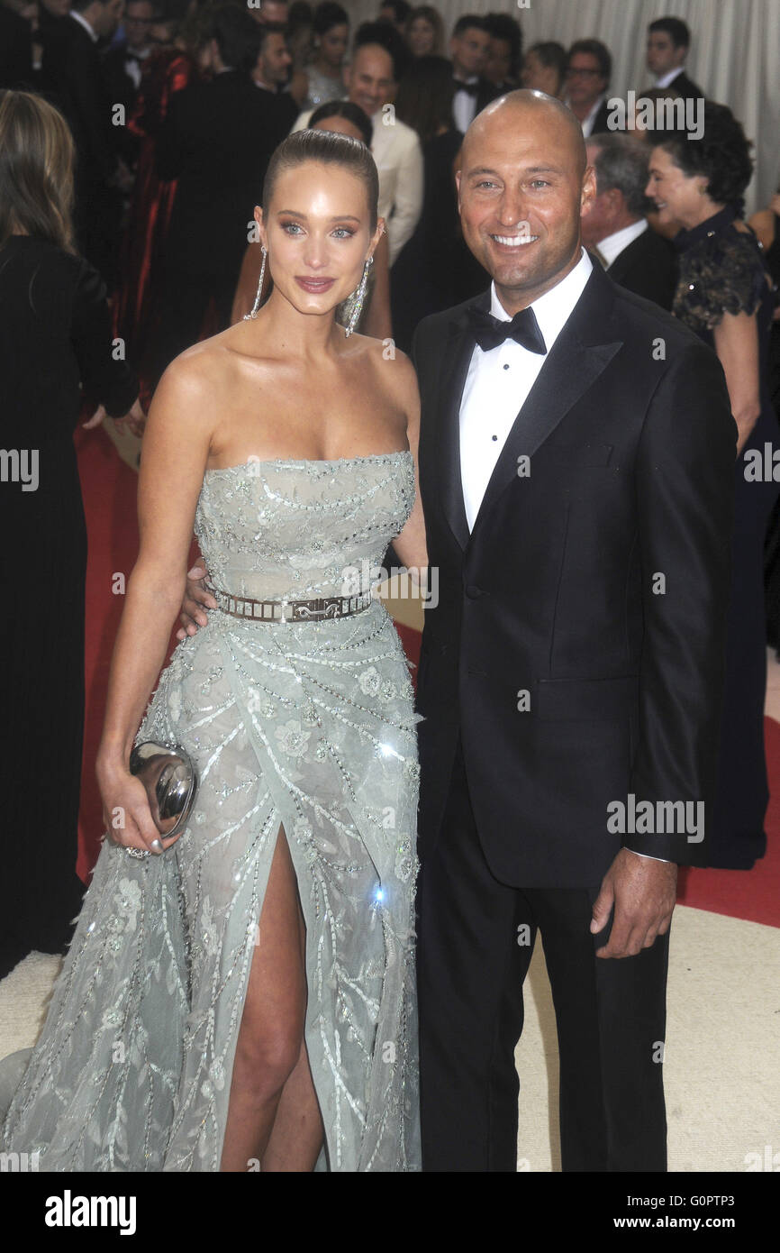 Hannah Davis and Derek Jeter attending the 'Manus x Machina: Fashion In ...