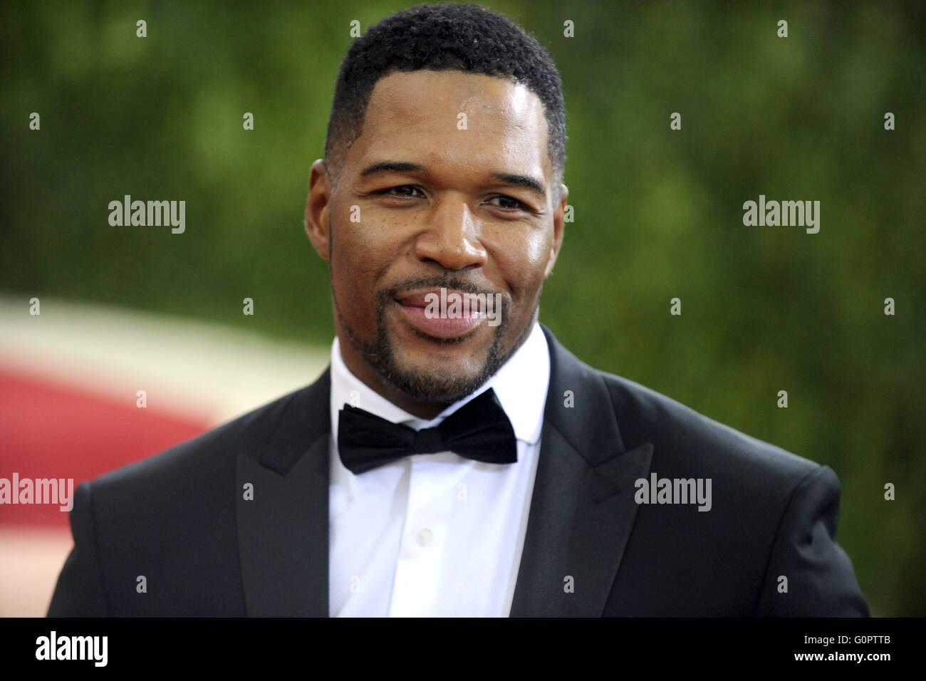 Michael Strahan attending the 'Manus x Machina: Fashion In An Age Of Technology' Costume Institute Gala at Metropolitan Museum of Art on May 2, 2016 in New York City. | usage worldwide Stock Photo