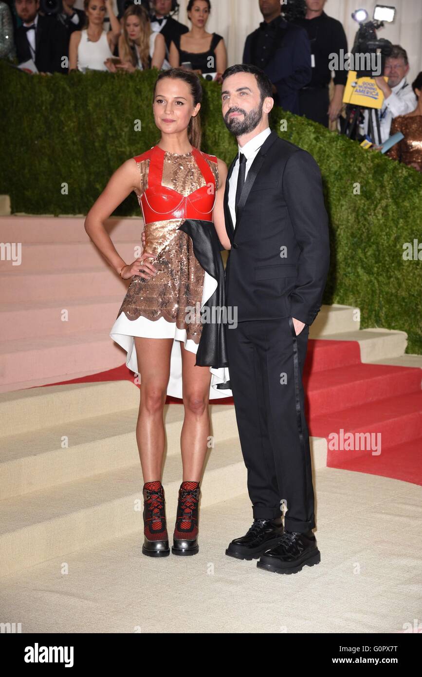 Alicia Vikander, wearing Louis Vuitton, Nicolas Ghesquiere at arrivals for  Manus x Machina: Fashion in an Age of Technology Opening Night Costume  Institute Annual Gala, Metropolitan Museum of Art, New York, NY