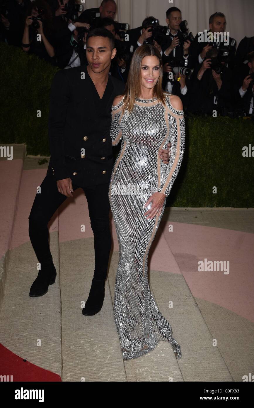 Olivier Rousteing, Cindy Crawford, in Balmain at arrivals for Manus x  Machina: Fashion in an Age of Technology Opening Night Costume Institute  Annual Gala - Part 3, Metropolitan Museum of Art, New