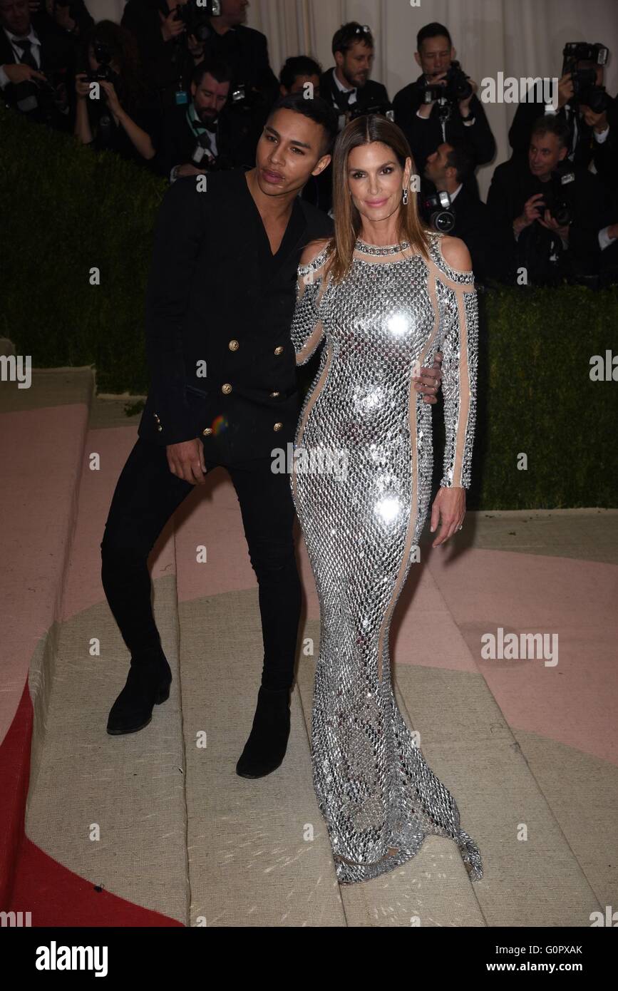 Olivier Rousteing, Cindy Crawford, in Balmain at arrivals for Manus x  Machina: Fashion in an Age of Technology Opening Night Costume Institute  Annual Gala - Part 3, Metropolitan Museum of Art, New