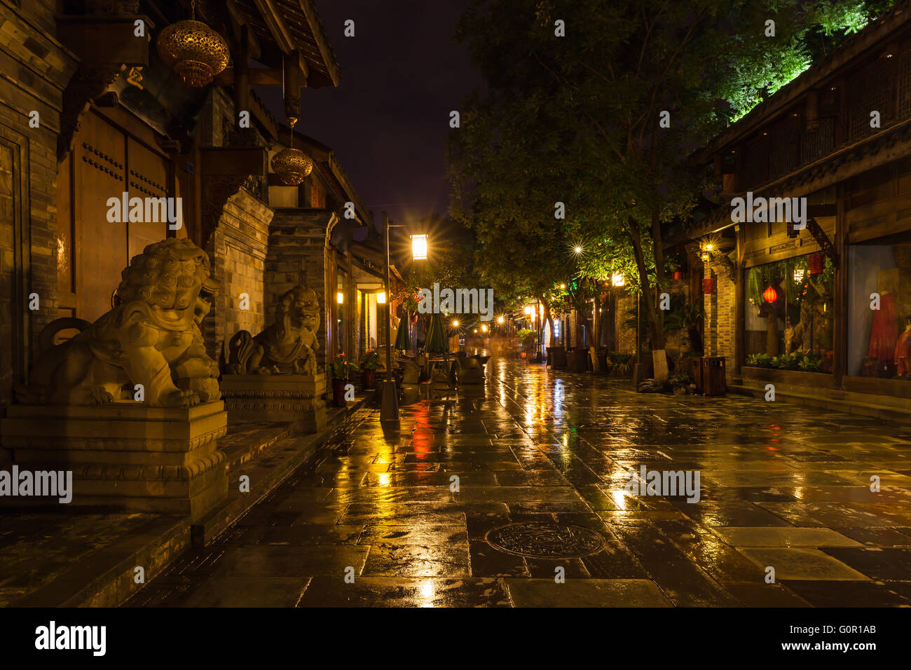 Night view of Kuanzhai Alley in Chengdu, Sichuan Province, China Stock Photo