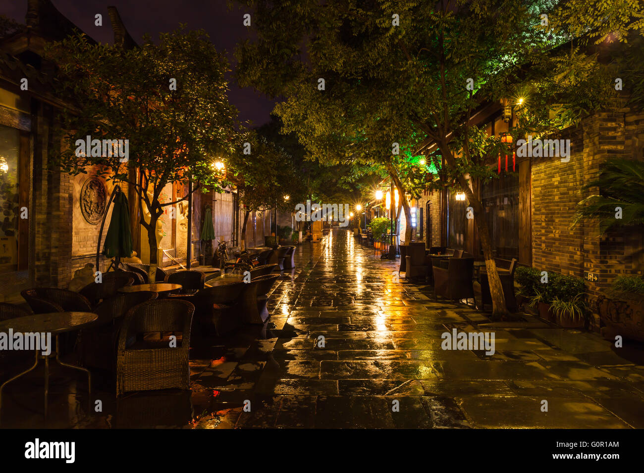 Night view of Kuanzhai Alley in Chengdu, Sichuan Province, China Stock Photo