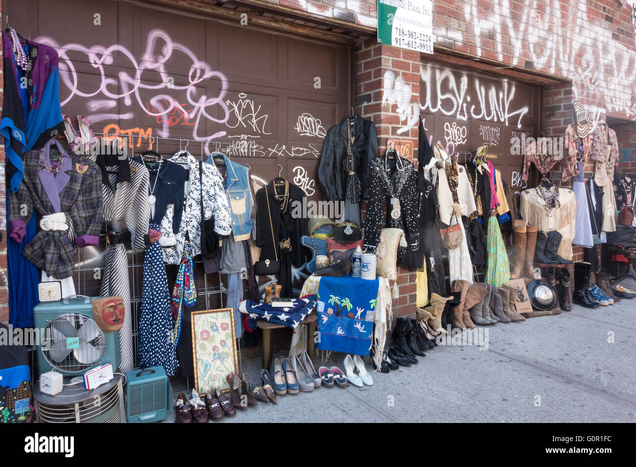 Open street market selling second-hand clothing in Williamsburg, Brooklyn in New York City Stock Photo