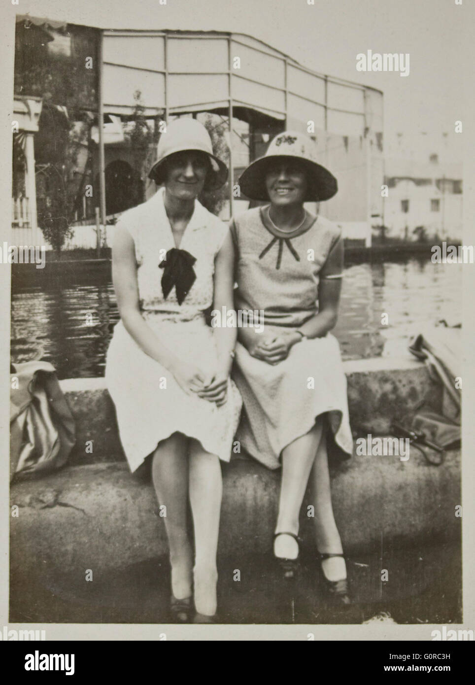 1930's beach women hi-res stock photography and images - Alamy