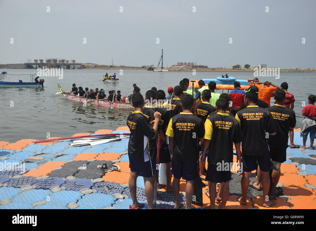 Makassar, Indonesia - Circa November 2015. Dragon boat race at Losari Beach. Stock Photo