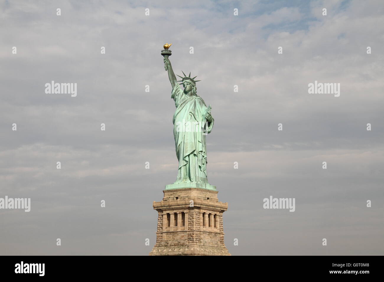 This is a photograph of the Statue of Liberty in New York Stock Photo ...