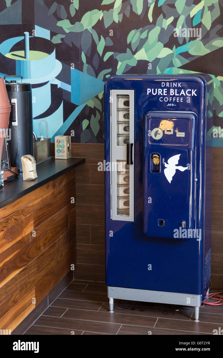 Coke dispenser hi-res stock photography and images - Alamy