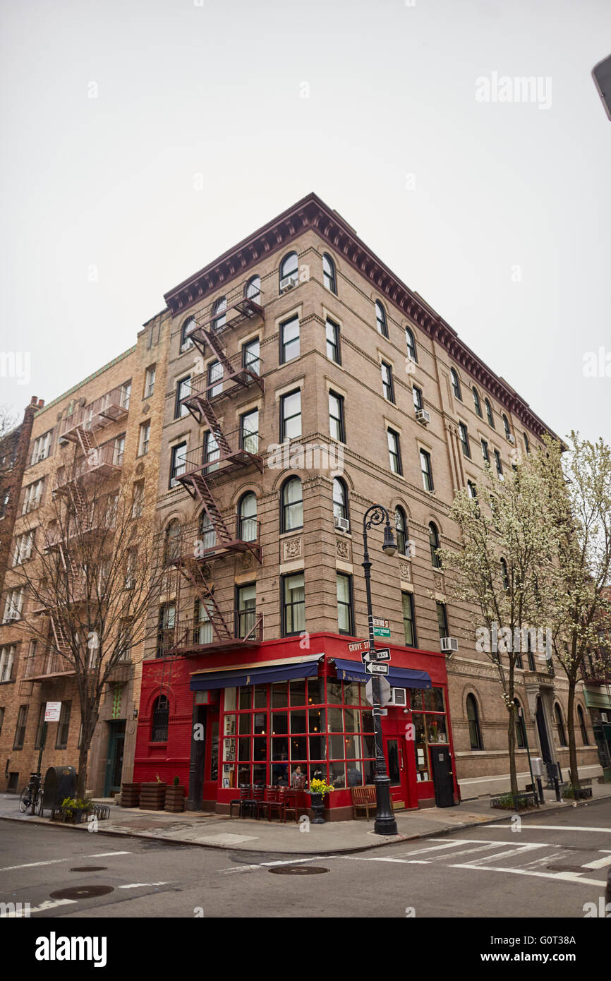 New york meatpacking district   Friends tv drama show sitcom location apartment exterior bedford street grove street cafe under Stock Photo