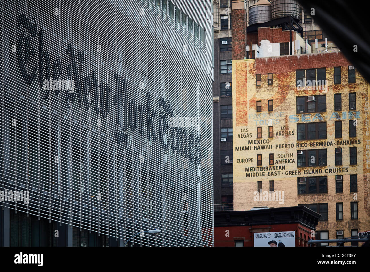 New york   exterior new york times building The tower was designed by Renzo Piano Building Workshop and FXFOWLE Architects sign Stock Photo