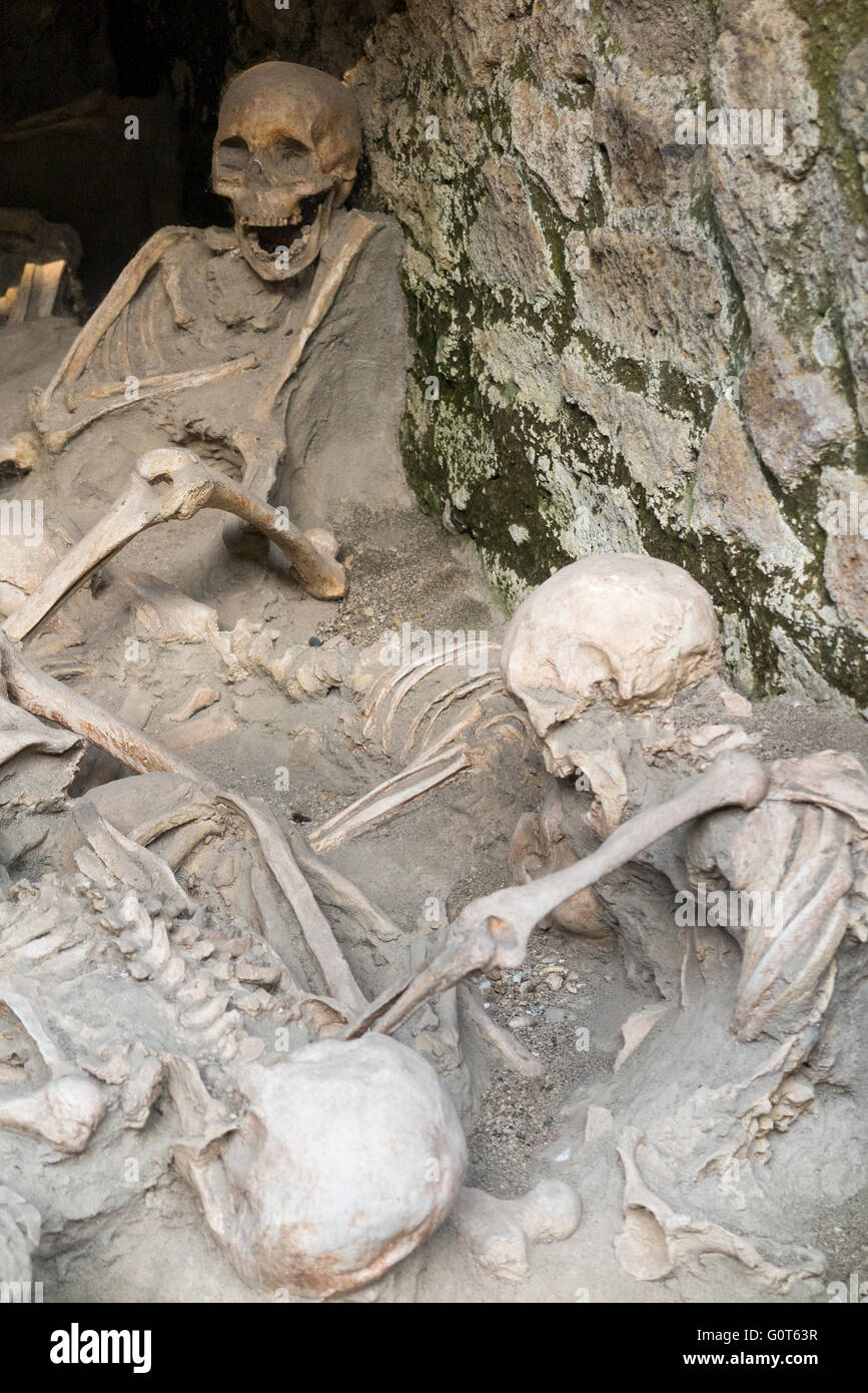 Bones & skeletons, skulls and dead peoples bodies; the victims at Roman Herculaneum who were discovered in the boathouses. Italy Stock Photo