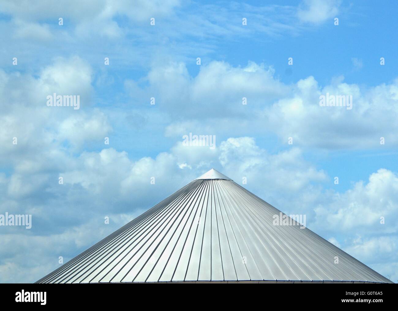 Blue Sky White Clouds Roof Stock Photo - Alamy