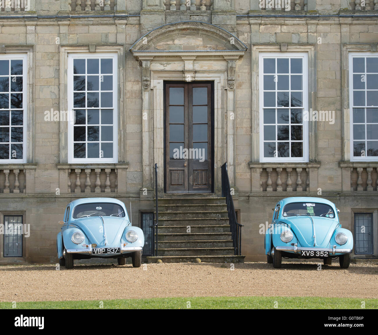Vintage VW Beetle cars parked outside Standford Hall. Leicestershire, England Stock Photo Alamy