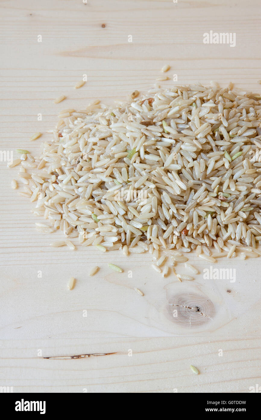 Raw brown rice Stock Photo Alamy