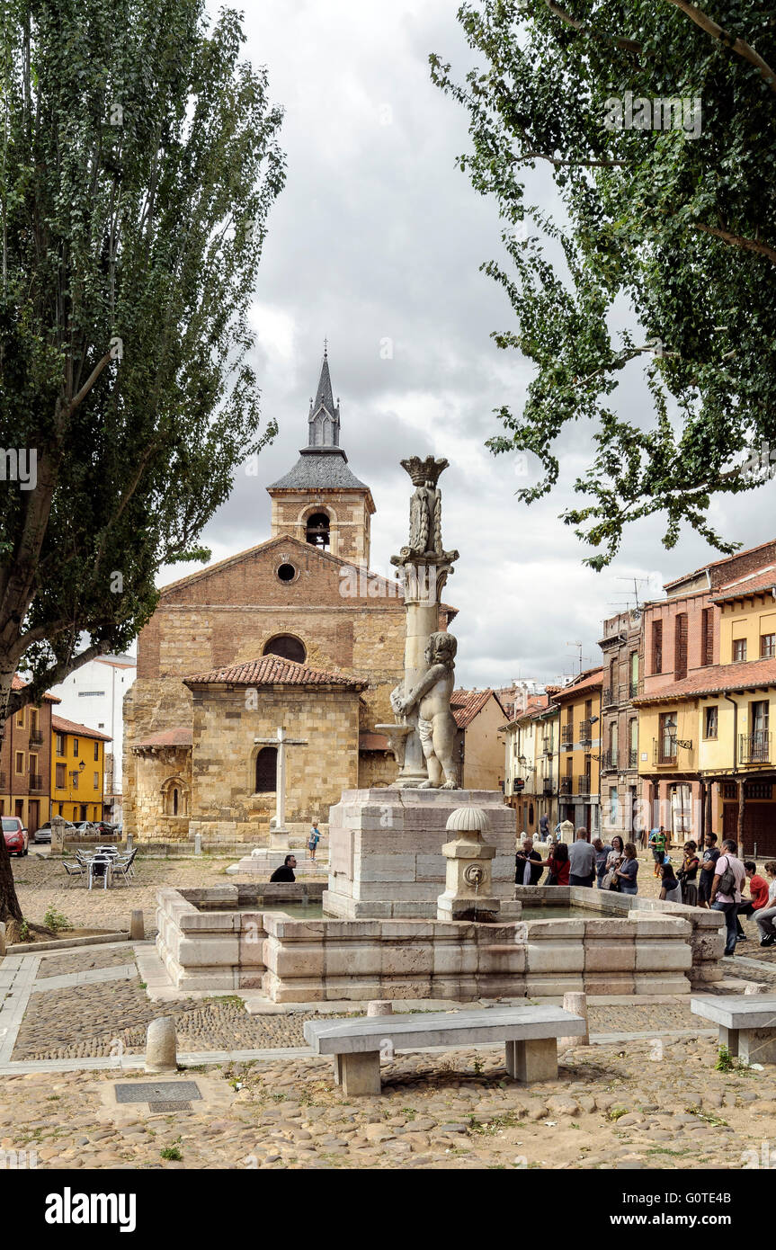Grain square in the old town of Leon. Church of Santa Maria del Camino