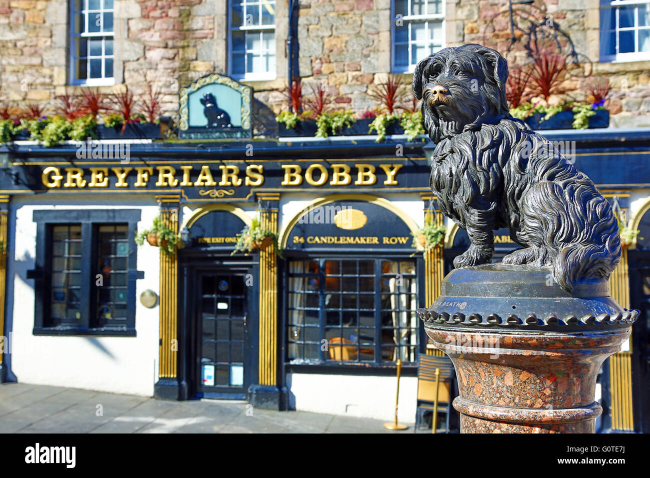 Edinburgh statue dog statue edinburgh hires stock photography and