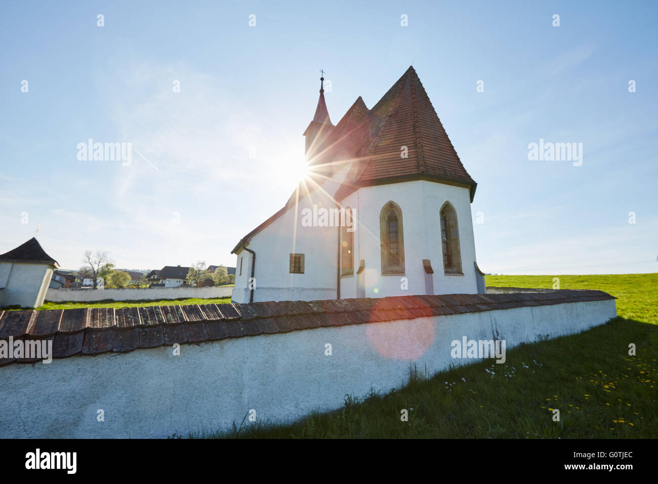 Small countryside church hi-res stock photography and images - Alamy