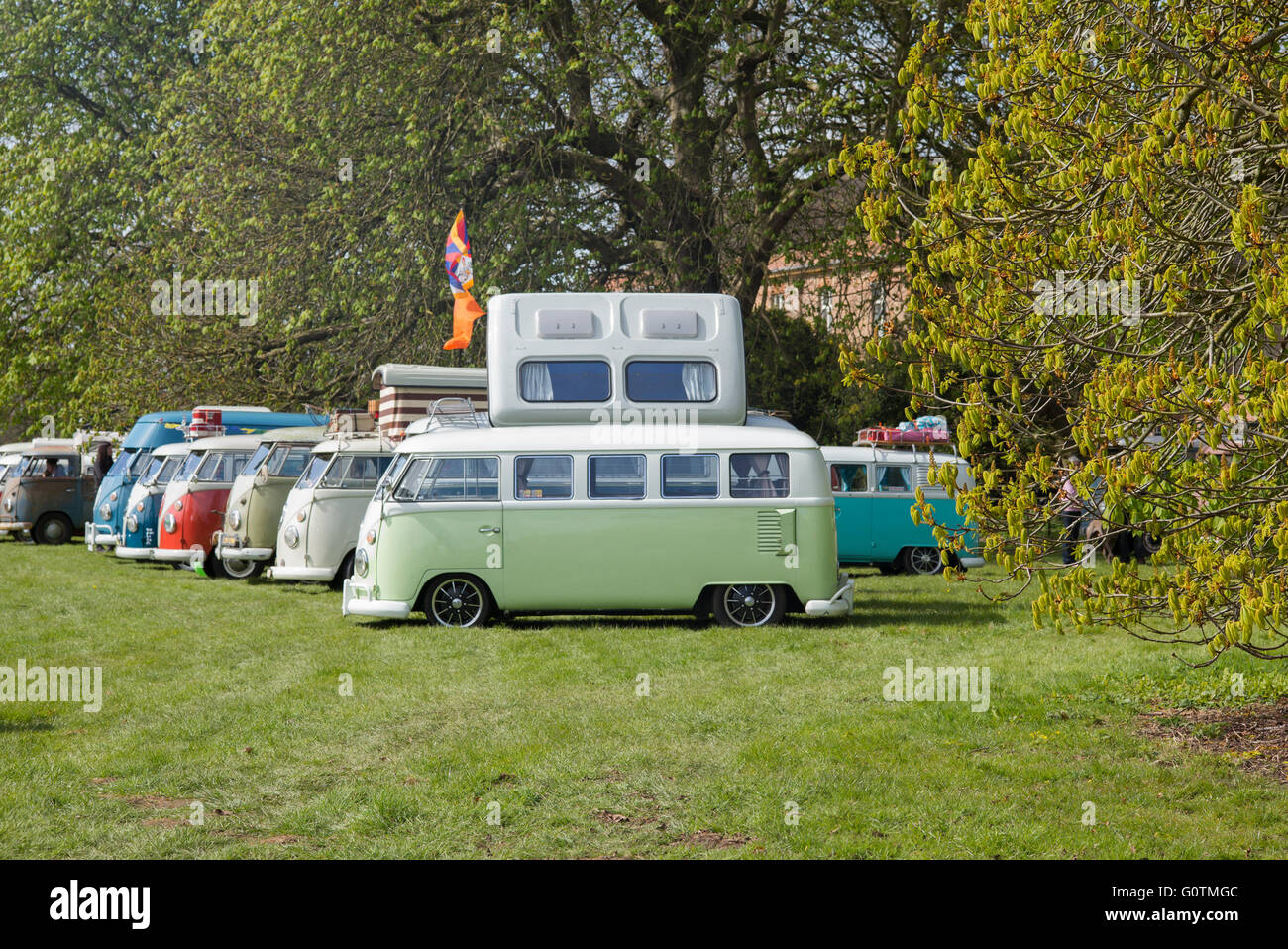 Line of VW Split Screen Volkswagen camper vans at a VW show. Standford ...