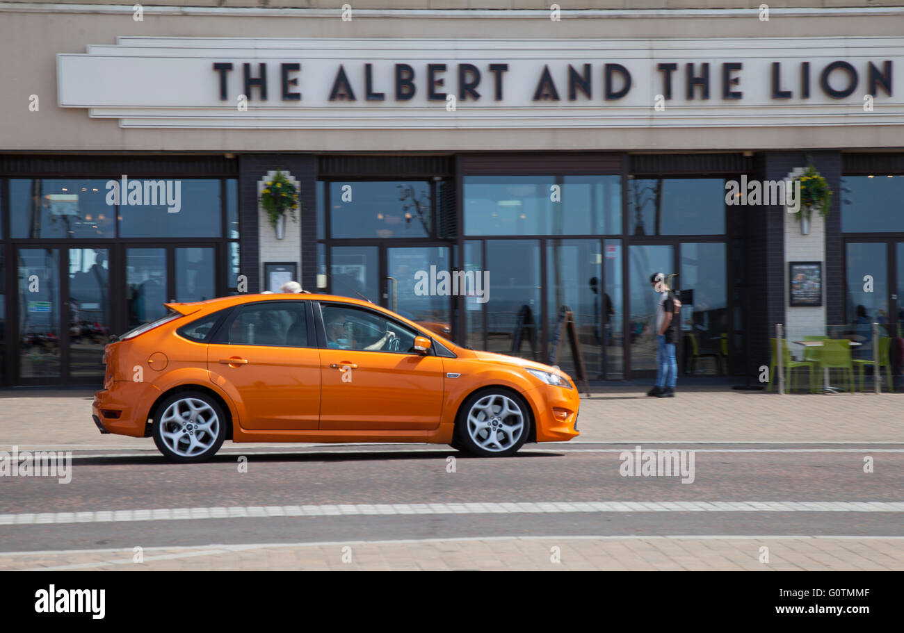Orange ford focus st hi-res stock photography and images - Alamy