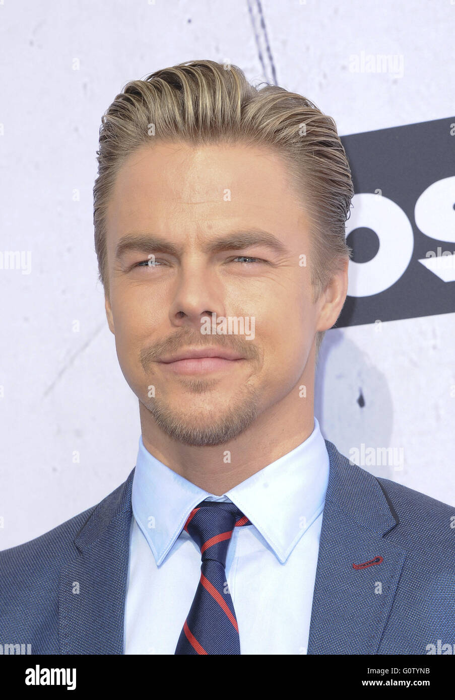 Derek hough singer hi-res stock photography and images - Alamy