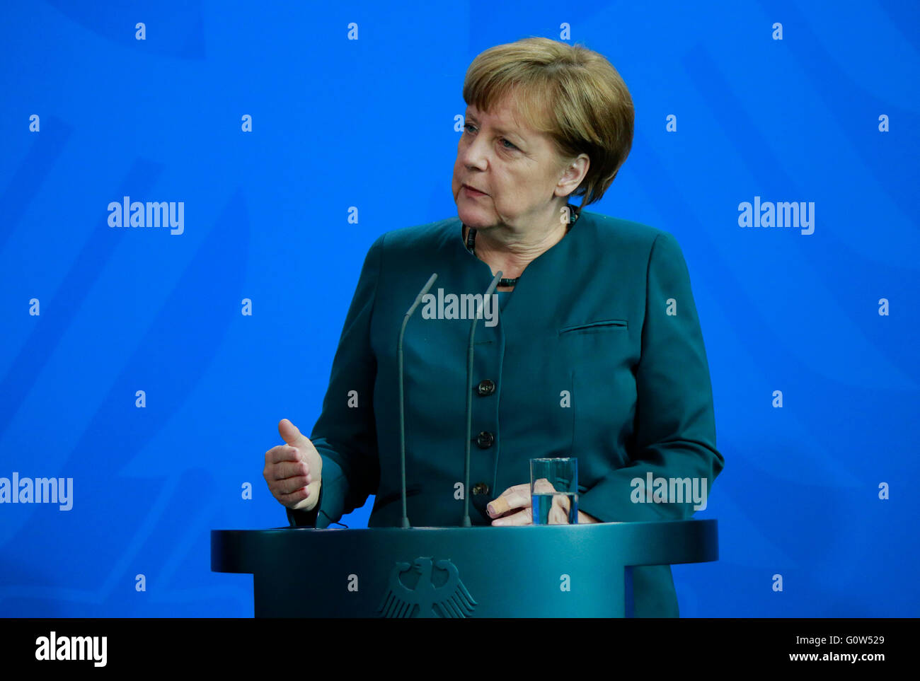 BKin Angela Merkel - Treffen der dt. Bundeskanzlerin mit dem Praesisenten der Palaestinensischen Autonomiebehoerde, Bundeskanzle Stock Photo