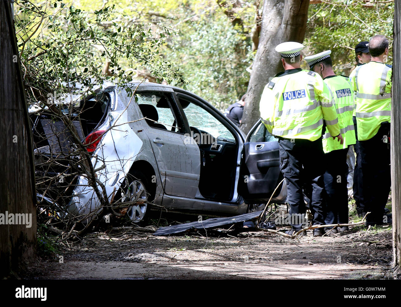 Ringwood, Hampshire, UK. 4th May, 2016. Police have closed a major road this lunchtime following what is being described as a serious incident. A large section of the eastbound carriage way between the A338 Ringwood and the M27 motorway has been closed by Police whilst Accident investigation work takes place. A number of Emergency vehicles have been sent to the scene including Hampshire and Isle of Wight Air ambulance after a vehicle has left the road between Cadnam and Picket post. The Road is it is likely the road will remain closed for a number of hours. Credit:  uknip/Alamy Live News Stock Photo