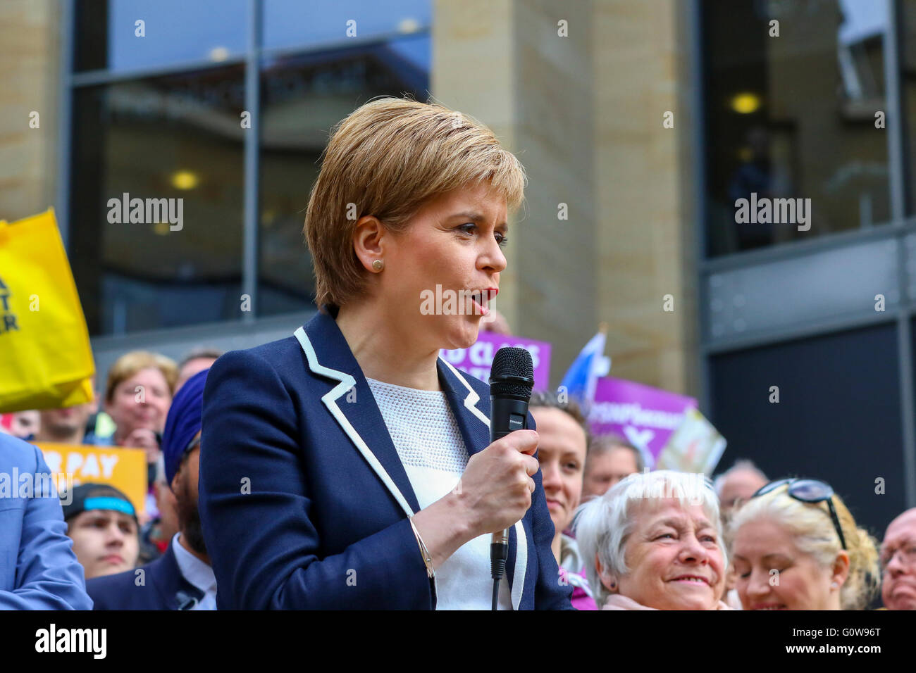 Glasgow, Scotland, UK. 4th May, 2016. Nicola Sturgeon addressed an SNP rally in Glasgow city centre today in the run up to the elections to be held on Thursday 5 May for the Scottish Parliament.  She claimed that the Scottish National Party was the only political party o work for the interests of Scotland and encouraged her supporters to vote 'twice' for the SNP and return her as First Minister. Credit:  Findlay/Alamy Live News Stock Photo