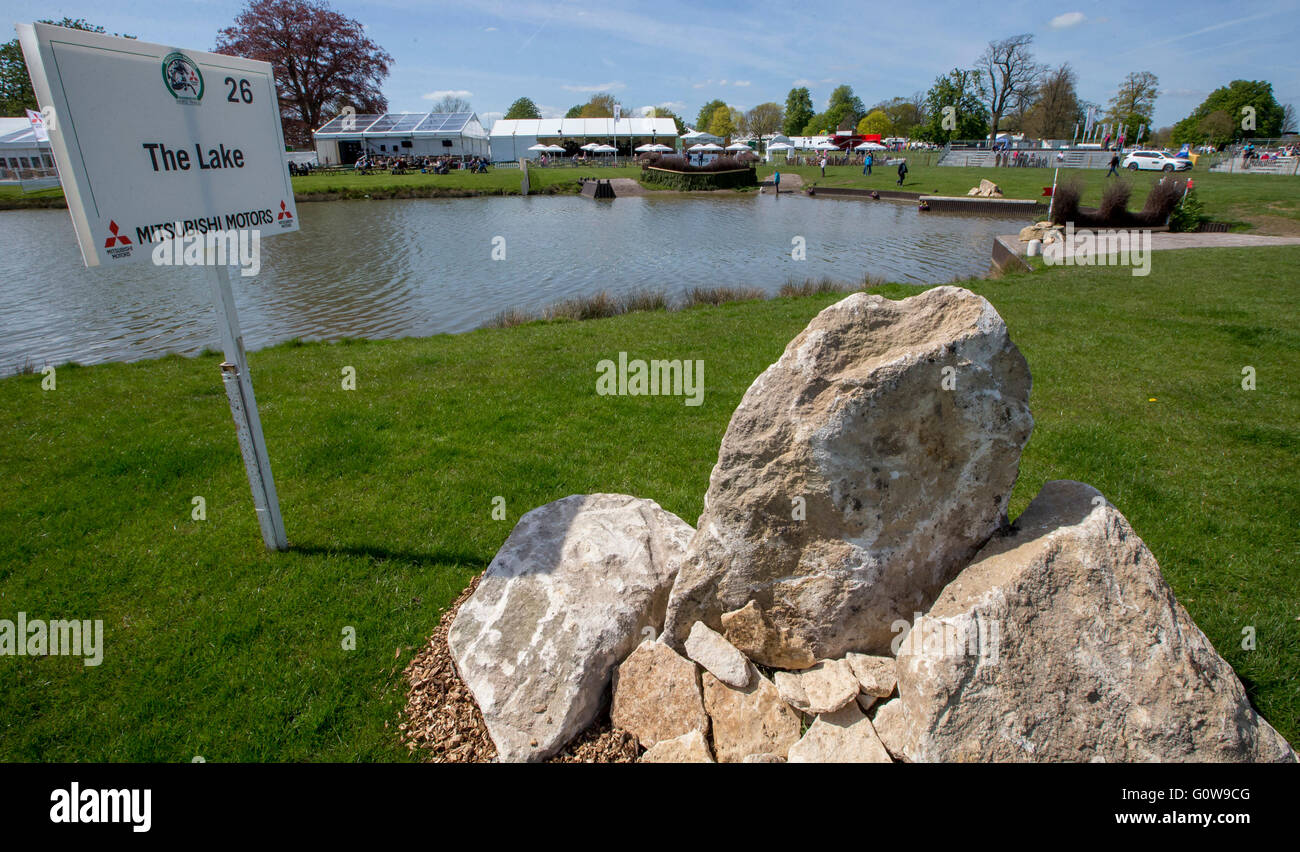 Badminton House, Badminton, UK. 04th May, 2016. Mitsubishi Motors Badminton Horse Trials. Day One. A general view of the Lake jumps. Credit:  Action Plus Sports/Alamy Live News Stock Photo