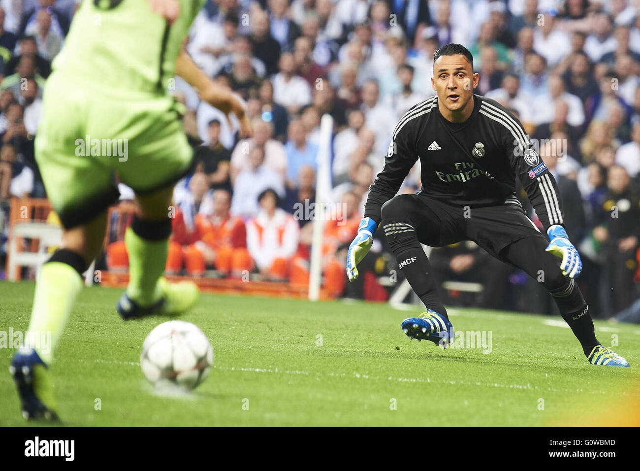 Madrid, Spain. 4th May, 2016. Keylor Navas (goalkeeper; Real Madrid), Bacary Sagna (defender; Manchester City FC) in action during the UEFA Champions League match between Real Madrid and Manchester City FC at Santiago Bernabeu on May 4, 2016 in Madrid Credit:  Jack Abuin/ZUMA Wire/Alamy Live News Stock Photo