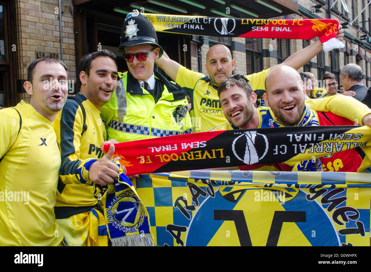 Liverpool, UK. 5th May, 2016. Fans of both Liverpool and Villareal enjoying the afternoon sunshine before the UEFA Europa League semi-final at Anfield. The Spanish  were made very welcome by the local Liverpool fans as temperatures have soared this week and are set to increase for the weekend. The winner will play either Sevilla or Shakt Donsk in the final in Basel, Switzerland on 18th May 2016 Credit:  rsdphotography/Alamy Live News Stock Photo