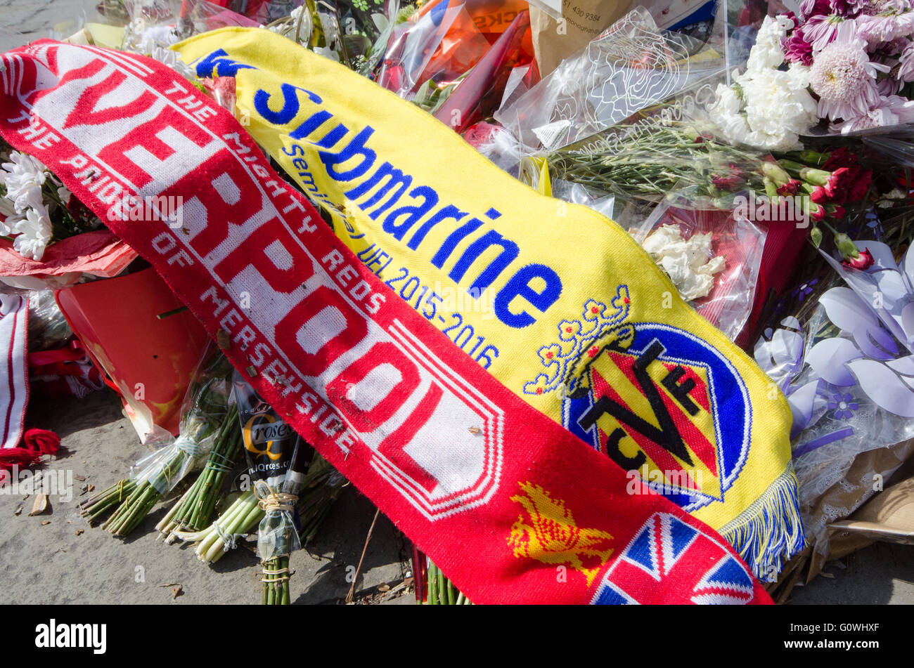 Liverpool, UK. 5th May, 2016. After the momentous decision last month following the Hillsborough inquest, Liverpool face Spanish side Villareal in the semi-final of the UEFA Europa League tonight. As fans mingle together in the warm spring sunshine in Liverpool, Villareal paid their respects by placing scarves at the Hillsborough memorial monument near St.John’s Gardens in the city centre. The winner will play either Sevilla or Shakt Donsk in the final in Basel, Switzerland on 18th May 2016 Credit:  rsdphotography/Alamy Live News Stock Photo