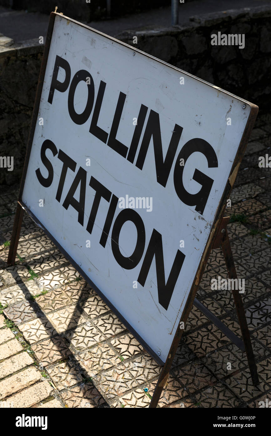 Brixham, Devon, UK, 05 May 2016. Polling Station at Brixham Town Hall, Brixham. Voters went to the polls to elect a Police and Crime Commissioner and vote in a Referendum on the governance of Torbay Council. Torbay Council has had an Elected Mayor and Cabinet since 2005 and voters were asked whether they want to retain this system or replace it with a Leader and Cabinet; which would be adopted from May 2019. Credit:  Clive Jones/Alamy Live News Stock Photo