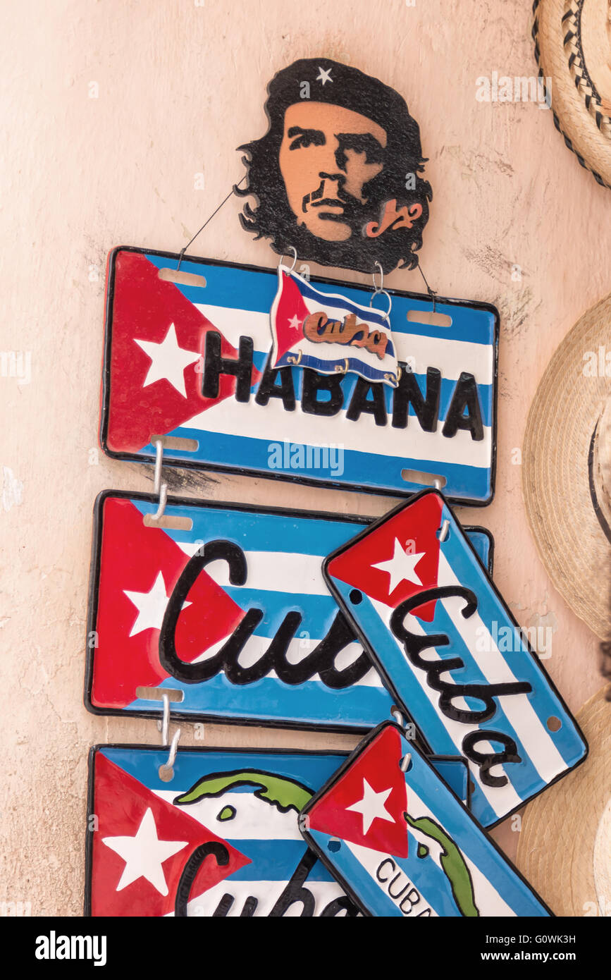 Classic stencil of Che Guevara and souvenir license plates for sale in old Havana Stock Photo