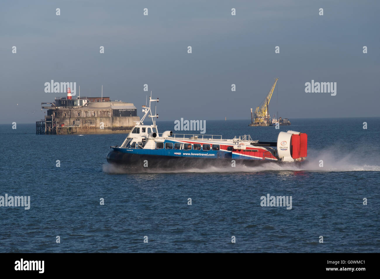 The Hovertravel Hovercraft, Freedom 90, passing Spitbank Fork in the Solent en route to Southsea Stock Photo