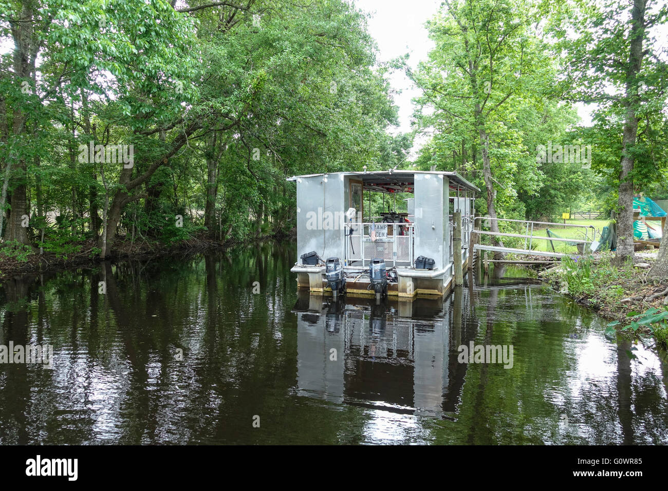 New orleans swamp boat hi-res stock photography and images - Alamy