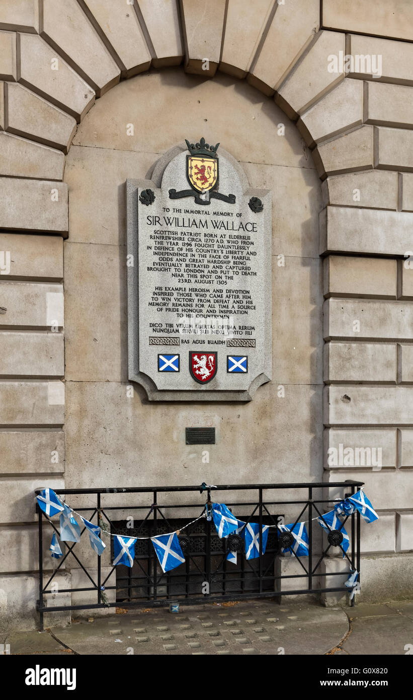 Monument of Scottish hero Sir William Wallace near Smithfield Market in London Stock Photo