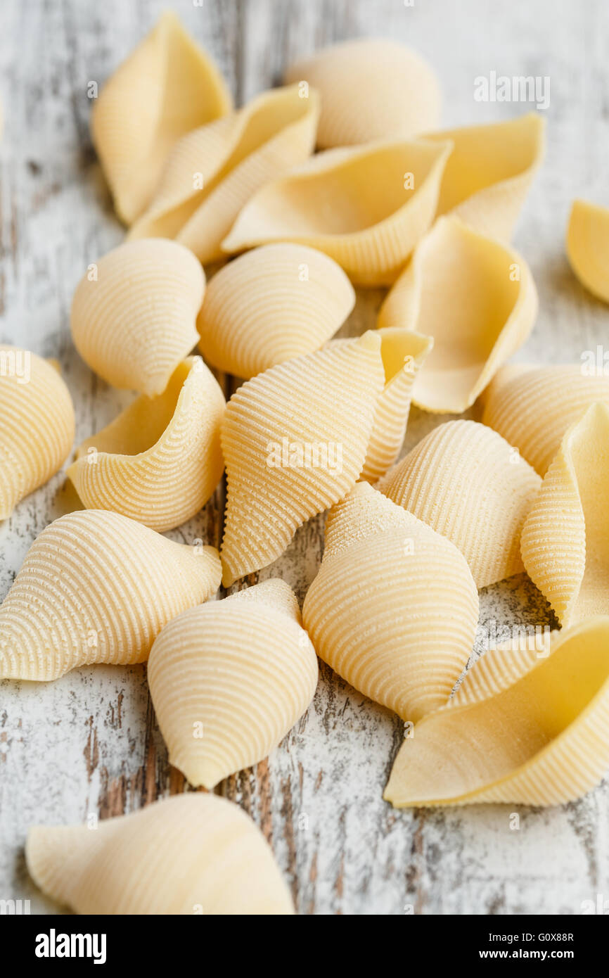Conchiglie raw pasta shells hi-res stock photography and images - Alamy