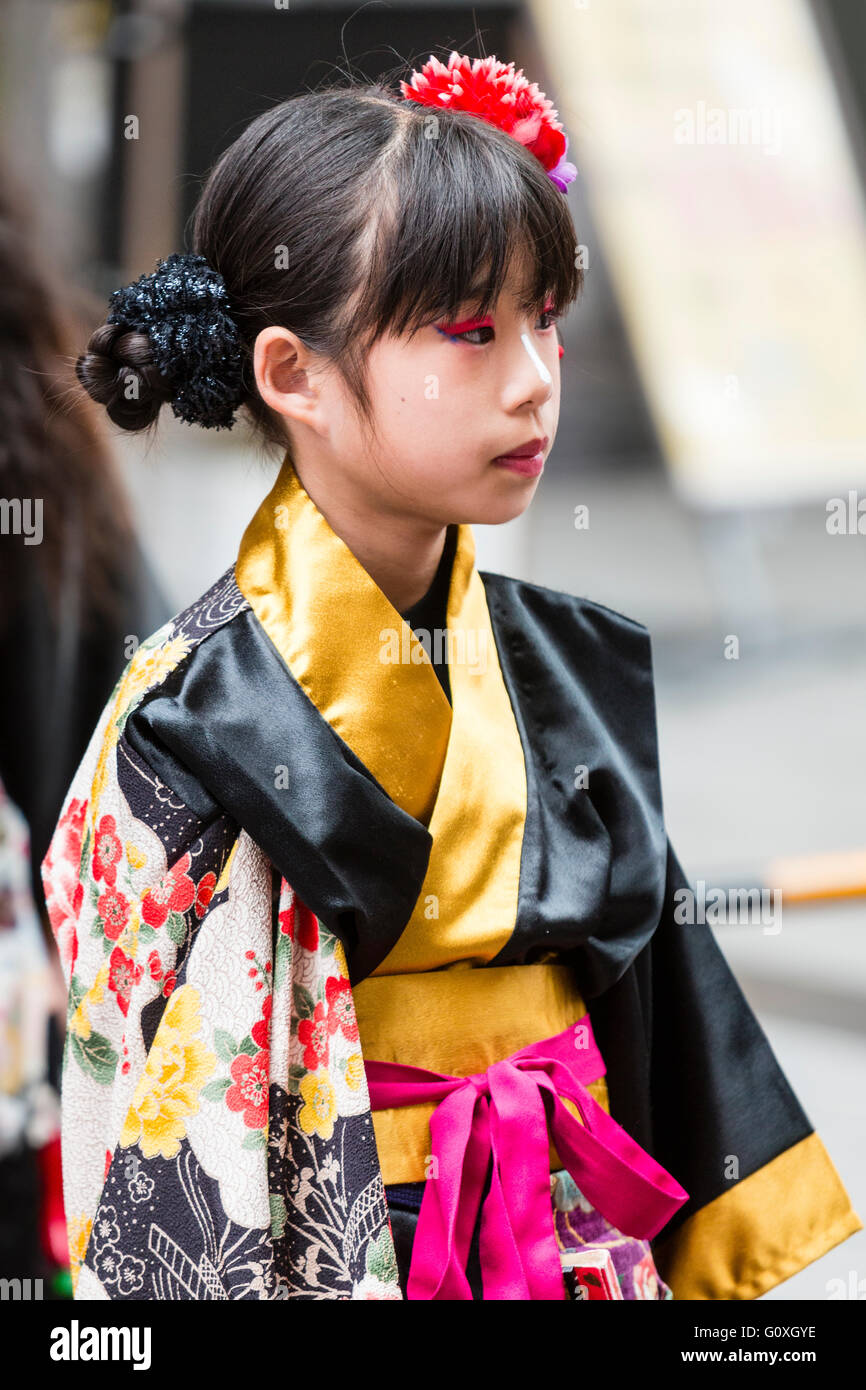 lowteen japanese Child japanese girl 8 years old hi-res stock photography and images - Alamy