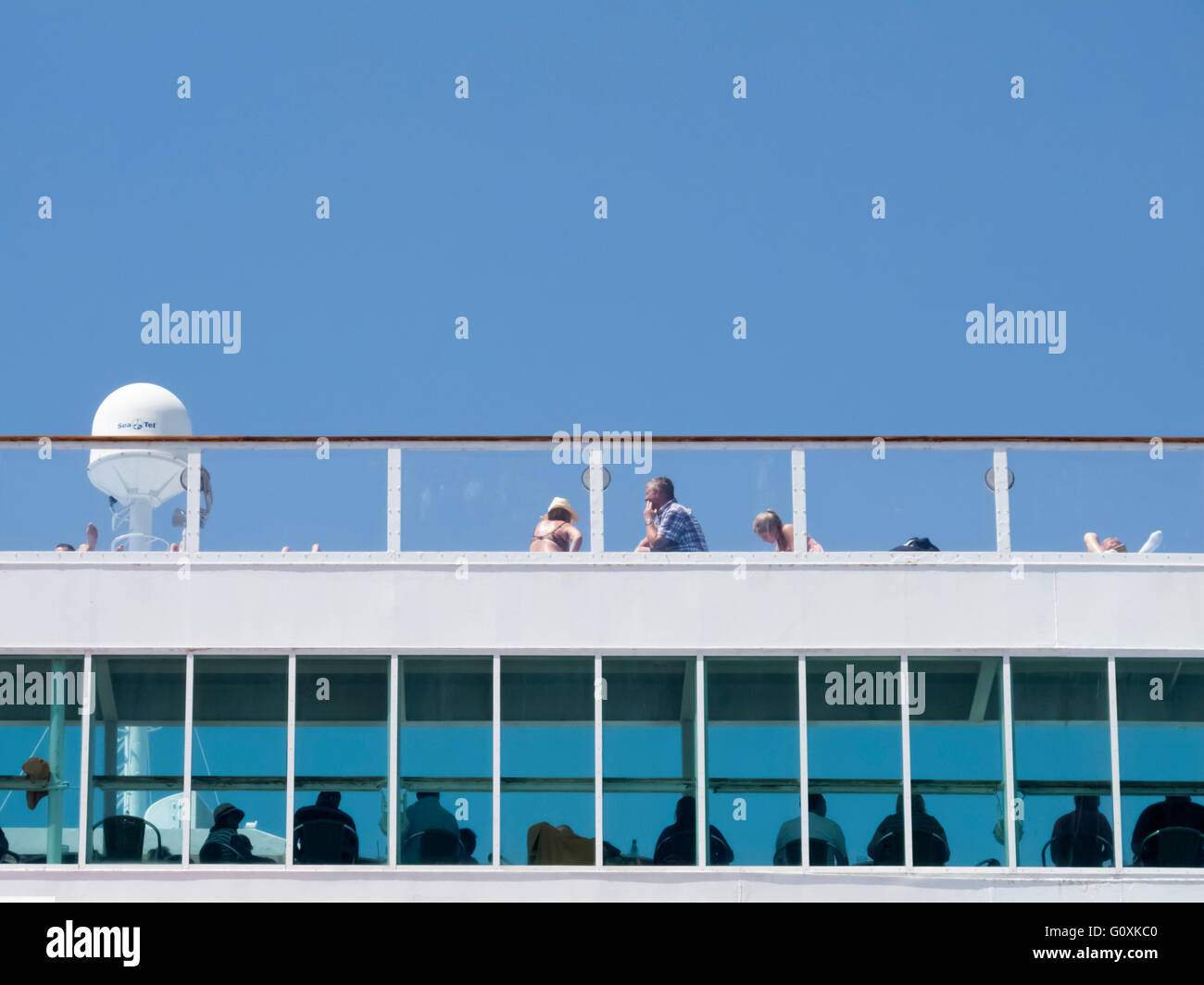 Cruise ship passengers board hi-res stock photography and images - Alamy