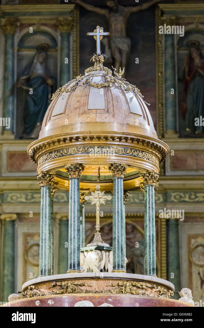 High altar, detail of the dome of the presbytery, work of Pedro Arnal, custody made by Juan Ruiz, take in Jaen, Spain Stock Photo