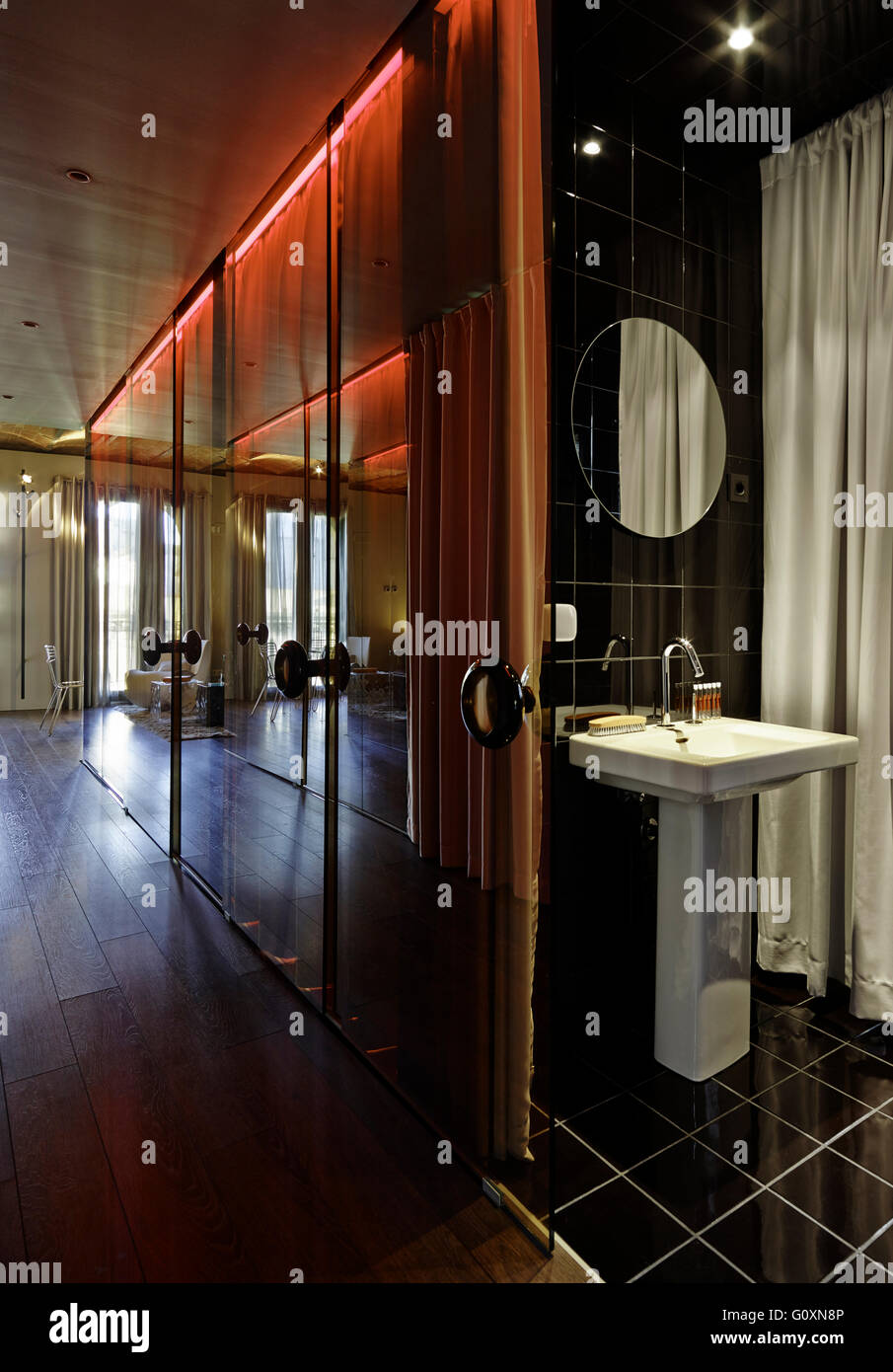 Spain modern bathroom white hi-res stock photography and images - Alamy