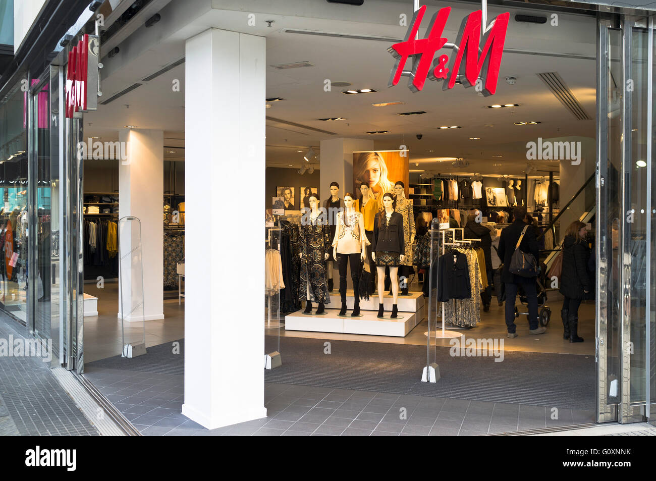 dh HM store SHOP RETAIL Entrance H&M shop Bristol Stock Photo - Alamy