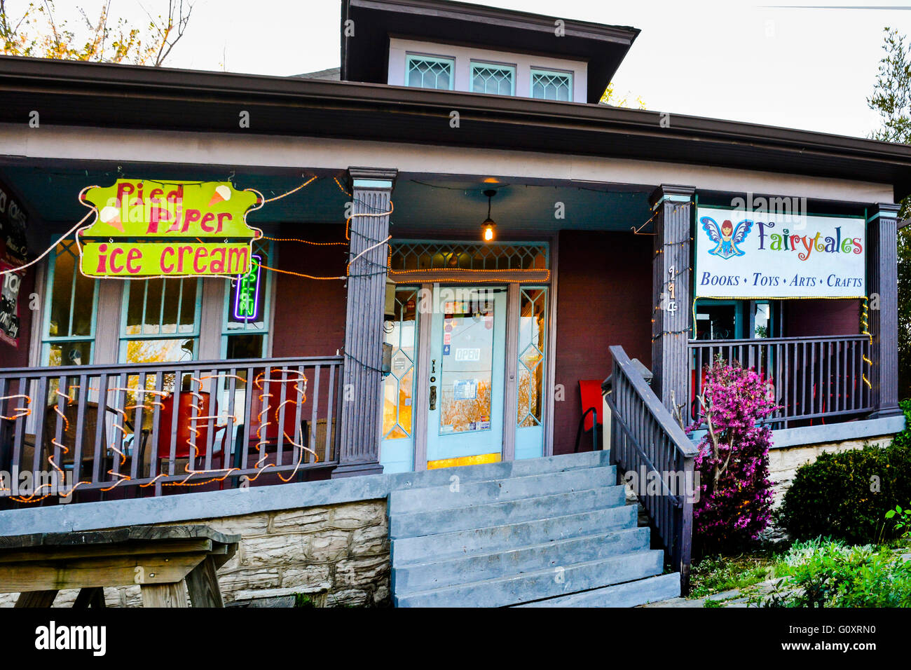 The Pied Piper Ice Cream Shop and Fairytales Book, Arts and Crafts stores share house in 5 Points district of East Nashville, TN Stock Photo
